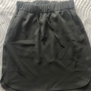 Lululemon skirt size 6